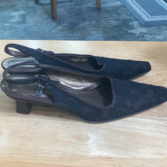 Black Laced Cloth Stuart Weitzman -size 6 AAA - Picture 2 of 6